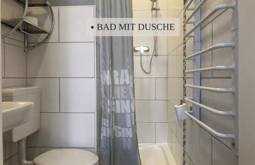 Haus Krabbe Zimmer ohne Küche, zentral gelegen zwischen Cuxhaven und Bremerhaven, Unterstellmöglichkeit für Fahrräder und E-Bikes, hauseigener Parkplatz, Hunde kostenfrei willkommen - Foto 23