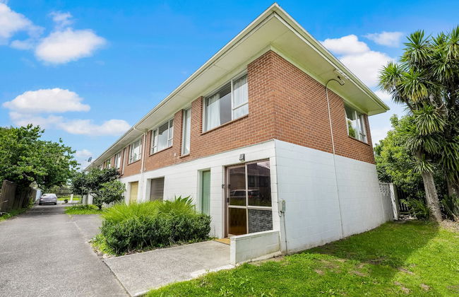 Inner City Retreat - WiFi - Netflix - Photo 2