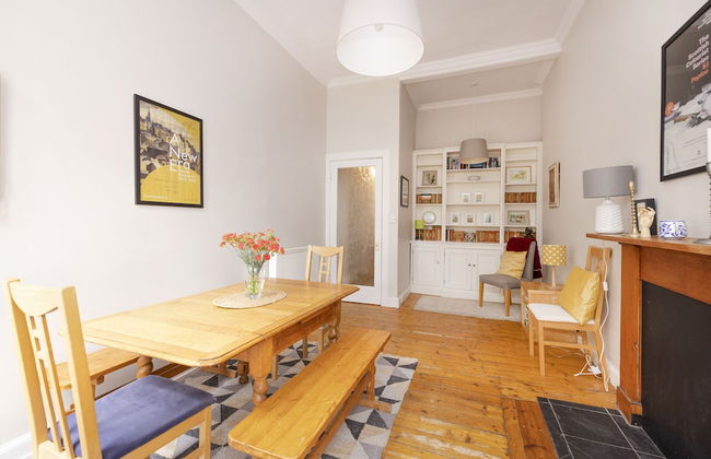 JOIVY 3-Bed Meadows Flat Near Castle & Royal Mile - Photo 18