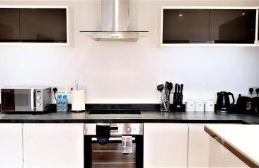 Cliftonville Heights - 2 bed Home away from Home - Photo 10