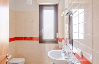 Spacious, with private Parking, 2 bedrooms 2 bathrooms - Comfortable and Bright Apartment in Florence with Private Parking Garage - Just Few Minutes walking From Historic Center - Foto 27