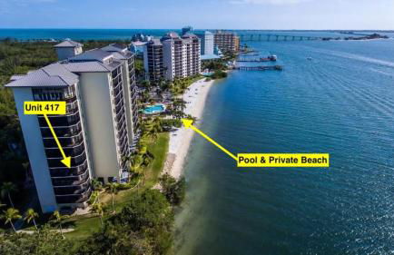 Stunning Waterfront Residence with Panoramic Water Views - Foto 16