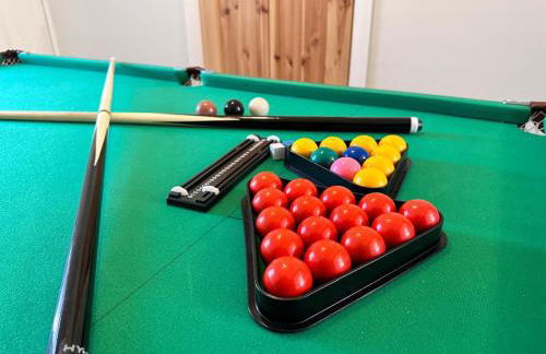 Seren, Free Parking, Close to Train Station, Pool table, sleeps 1-7guests - Foto 7