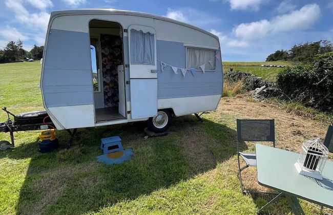 Original Vintage Spirit Alpine Caravan Anglesey - Photo 1