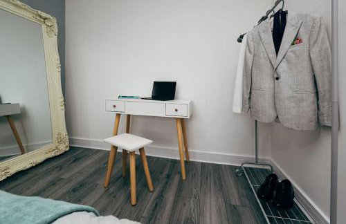 Park & Relax in 1bd Central Liverpool home - Foto 22