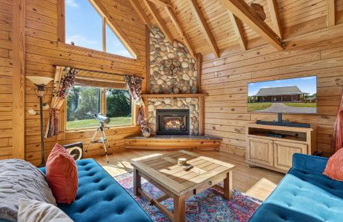Mountain Escape on 6 acres w Hot Tub & Privacy - Foto 8