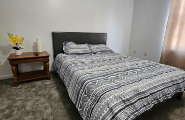 Whole House - HUGE, Modern & New Niagara Shoreline Home Rental - Foto 32