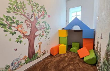 Monteur & Ferienapartment Leidenberger Parkplatz WLAN Kinderspielzimmer - Photo 32