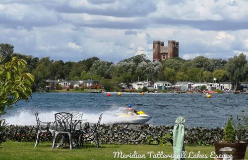 Elite Retreats 4U Lakeside Hot Tub Log Cabin with the fishing peg at Tattershall Lakes Park - Foto 68