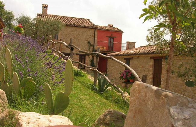 Elegant Stone House w/ Pool - Photo 32