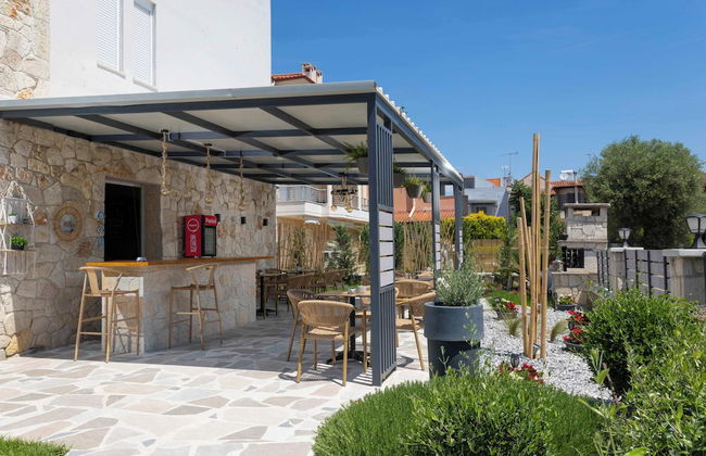 Danae Comfort Living - Photo 43