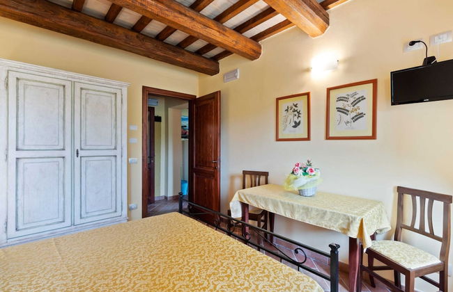 Beautiful Villa in Belforte All'isauro With Swimming Pool - Foto 16