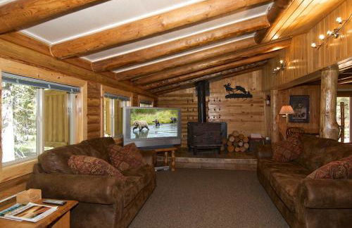 Grey Wolf Retreat by KABINO Sleeps 20 Commercial Kitchen Fire Pit WiFi Bunk Beds - Foto 10