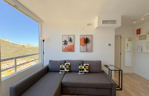 NUEVO, primera linea de playa, con piscina y vistas al mar - Foto 7