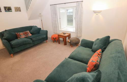 Wood Cottage - Photo 4