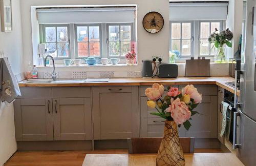 3 Bedroom Cottage - Hot Tub Garden Parking - Foto 9