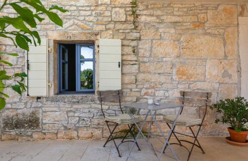 Beautiful restored farmhouse with private pool and gardens - Foto 15