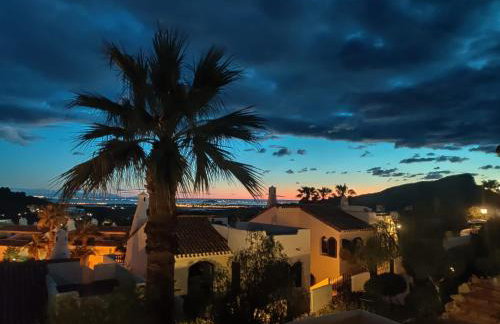 Los Altos Villa 51 - Casa de Ensueño außergewöhnliches und großzügiges Traumhaus mit 3 Schlafzimmern, 3 Bädern und 4 Terrassen mit Panoramaausblick aufs Mittelmeer - Foto 36