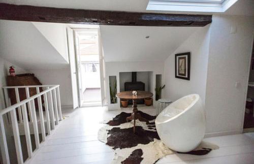Duplex with terrace in Alfama, Central Lisbon - Photo 18