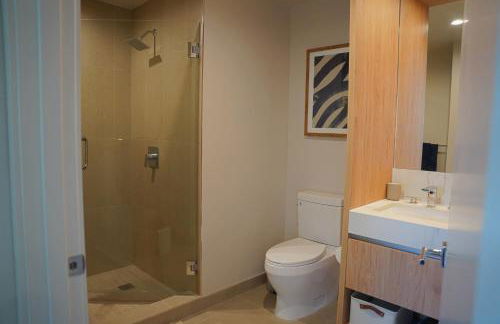 Stylish Minimalist 1BR in The Crosby - Foto 12