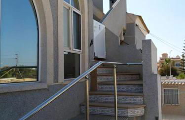 Cozy apartment in El Chaparral, 60 m², shared pool - Foto 1