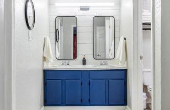 4 Bed 2 Bath, Dog Friendly, Pool, Walk to Stadium - Foto 17