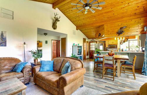 Scenic Riverfront Escape with Sauna in Junction City - Foto 4