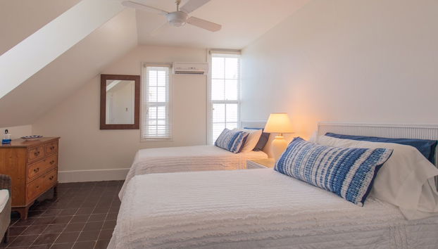 Oceanfront Oasis: Luxury Home With Sunset Views - Foto 5, Habitación