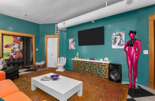 3 Bedroom Penthouse Downtown Close to Everything - Photo 14