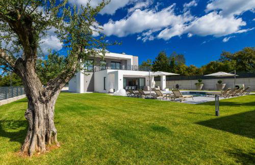 Villa BB Rapsody 10 with heated salt water pool - Foto 34