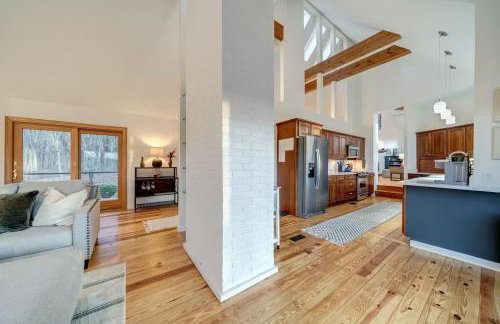 Exclusive Wooded Chalet w Magnificent River Views - Foto 20