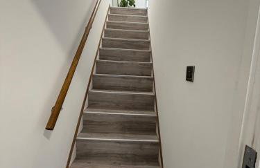 Bright Modern Apartment - Photo 7