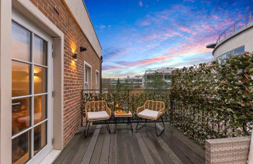 Modern Cosy 2 bed apartment, Smart TV & NETFLIX with private balcony and city view - Foto 18