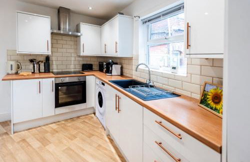 Newly Furnished Cosy 3 bed 20mins from City Center - Foto 2