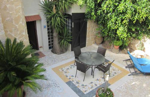 Attractive Greek House with Private Pool near Sea & City Center - Photo 14