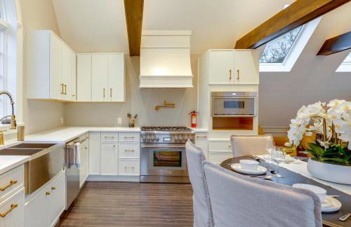 Easy Coast Access! Elevated Marthas Vineyard Stay - Foto 8