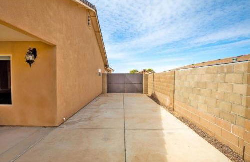 King Bed - Hot Tub, 3 Queens, Home away from home - Foto 29