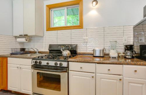 6 Mi to Bethel Woods Cabin with Pool Access - Foto 7