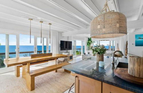 Surfside Villa by Rove Travel - Oceanfront Home with Hot Tub - Foto 12