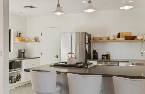 Palm Springs Haven - Pool, Hot Tub & Mountain Views - Foto 5