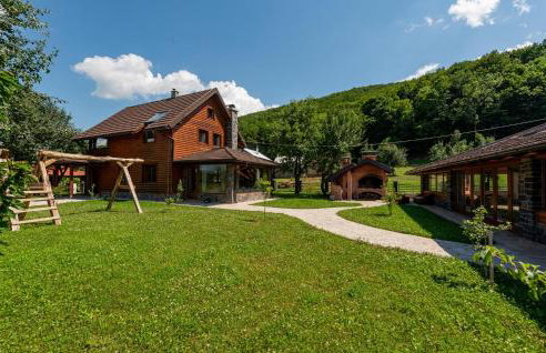 Pet Friendly Home In Debelo Brdo With Sauna - Photo 2