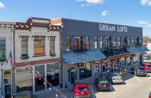 Downtown Urban Loft above Restaurants - Photo 6