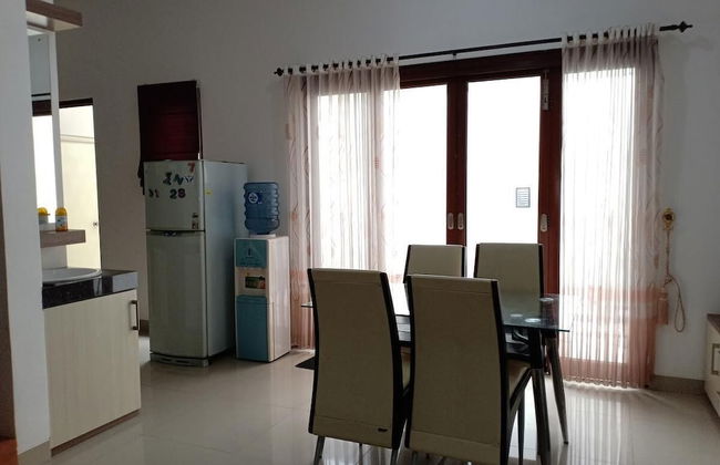 Omah Dixy Family Homestay by FH Stay - Foto 8