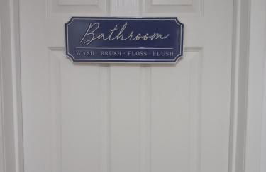 Douglas Apartment - Trains to Edin & Glasgow - Private Parking - Photo 18