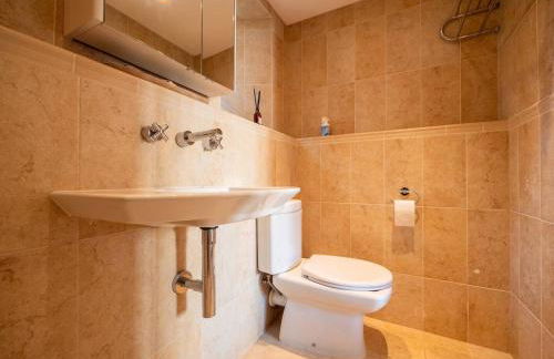 Family & Pet Friendly Coastal Base Near Dartmouth - Foto 32