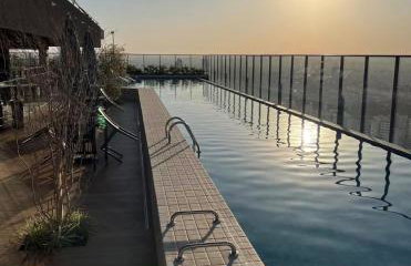 Lindo flat em prédio luxuoso - Excelente localização - Foto 10