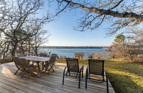 Waterfront Home with Guest Cottage - Foto 2