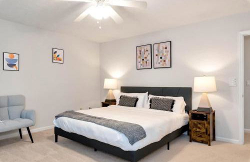 4BR Cozy Family Retreat Near Mall of GA, Near Lake Lanier - Sleeps 10 - Foto 38