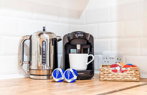 Cozy 3 Bedroom Terrace Cottage in Epsom - Photo 35