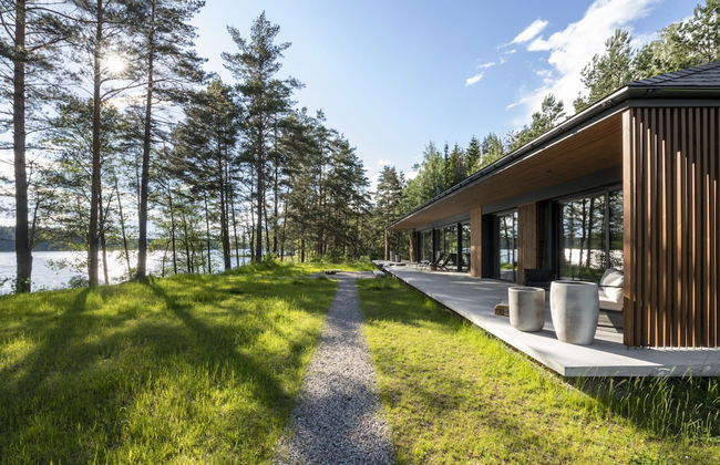 The Lake. Unique Waterfront Villa - Photo 56